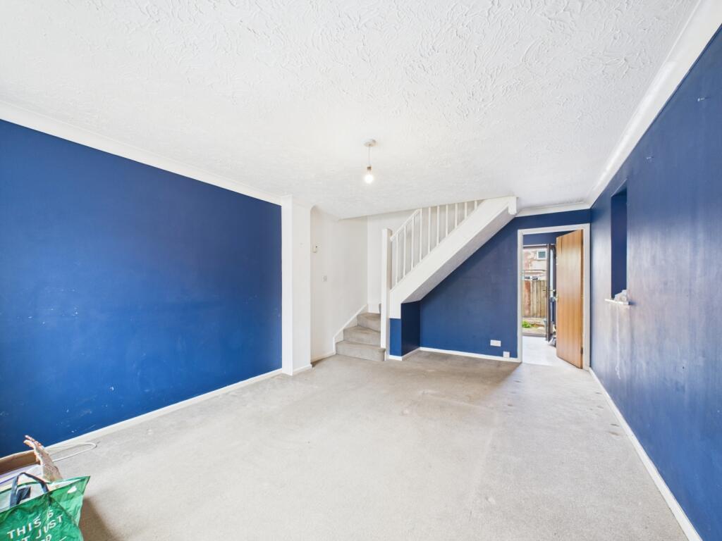 CAM01740G0-PR0372-STILL002