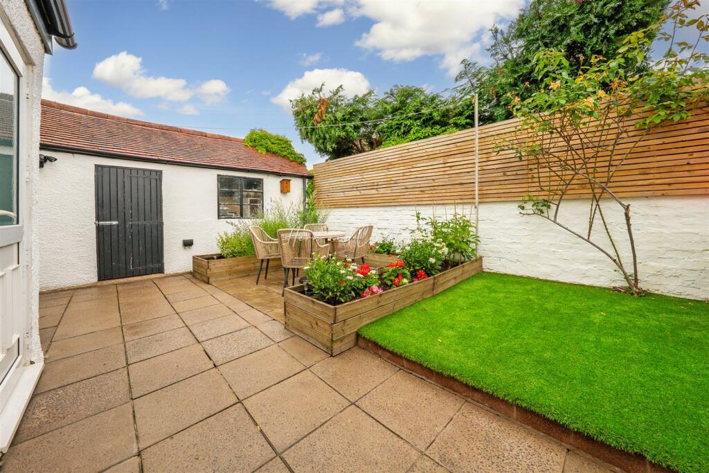 Porthamal Gardens, Rhiwbina, HernCrabtree (28).jpg