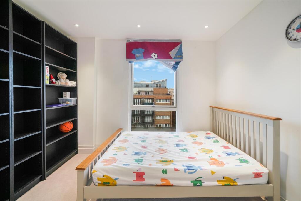 Flat 214, Hamond Court - cMn4LtaXhz9Mg6r2js58.jpg