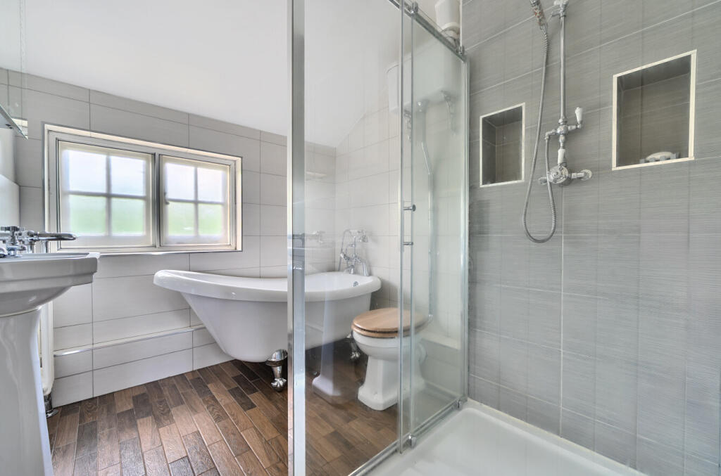 3-68239bda7d032-1...