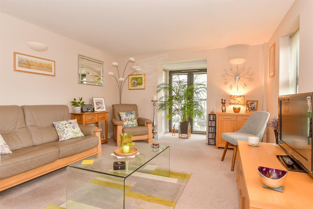 Kitchen/ Lounge/ Diner