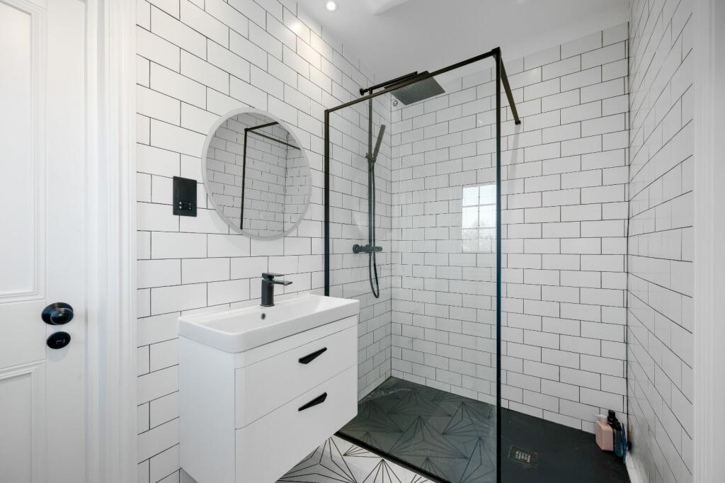 Bedroom Two En Suite