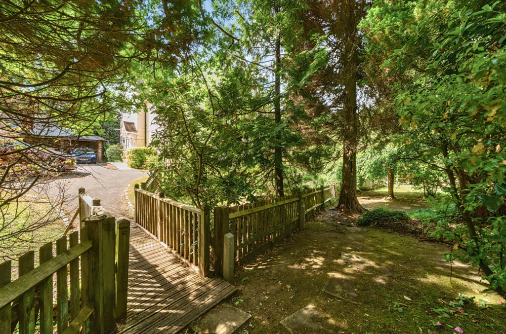 1300686-51-683b1b...