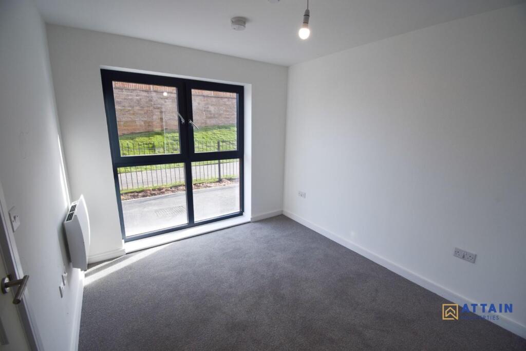 Bedroom 1.jpg