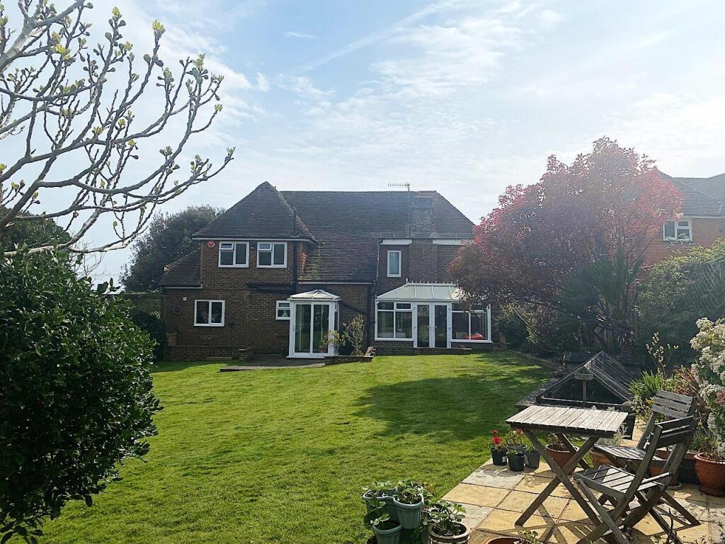 27 de la Warr Road - rear.jpg
