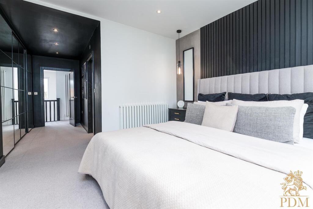 33 Thoresby Road Bramcote NG9 3EN