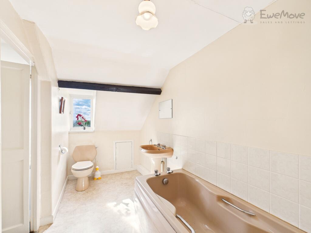 CAM03640G0-PR0066-STILL023