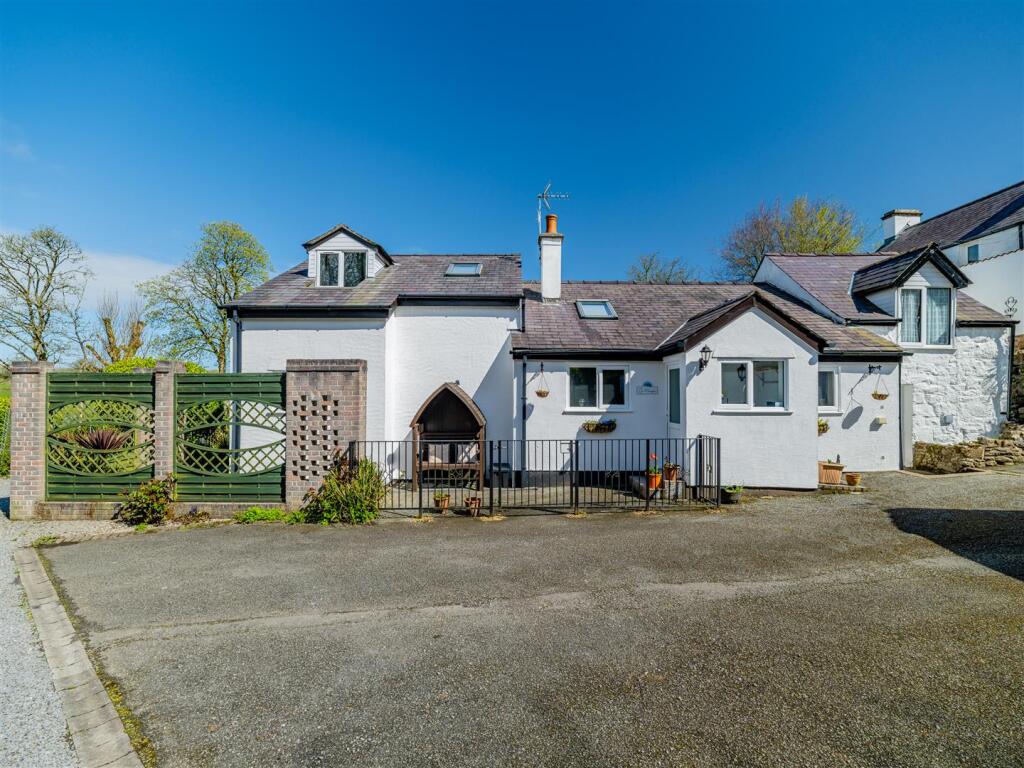 Holiday Cottage 2- Ty Menyn (Butter House)