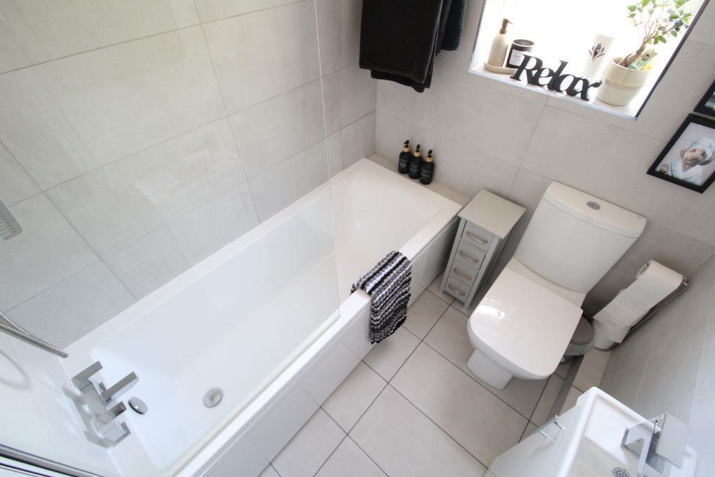 BATHROOM .JPG