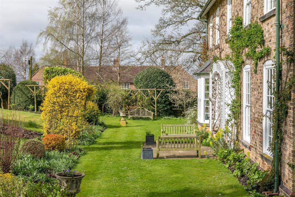 the_old_vicarage-58.jpg