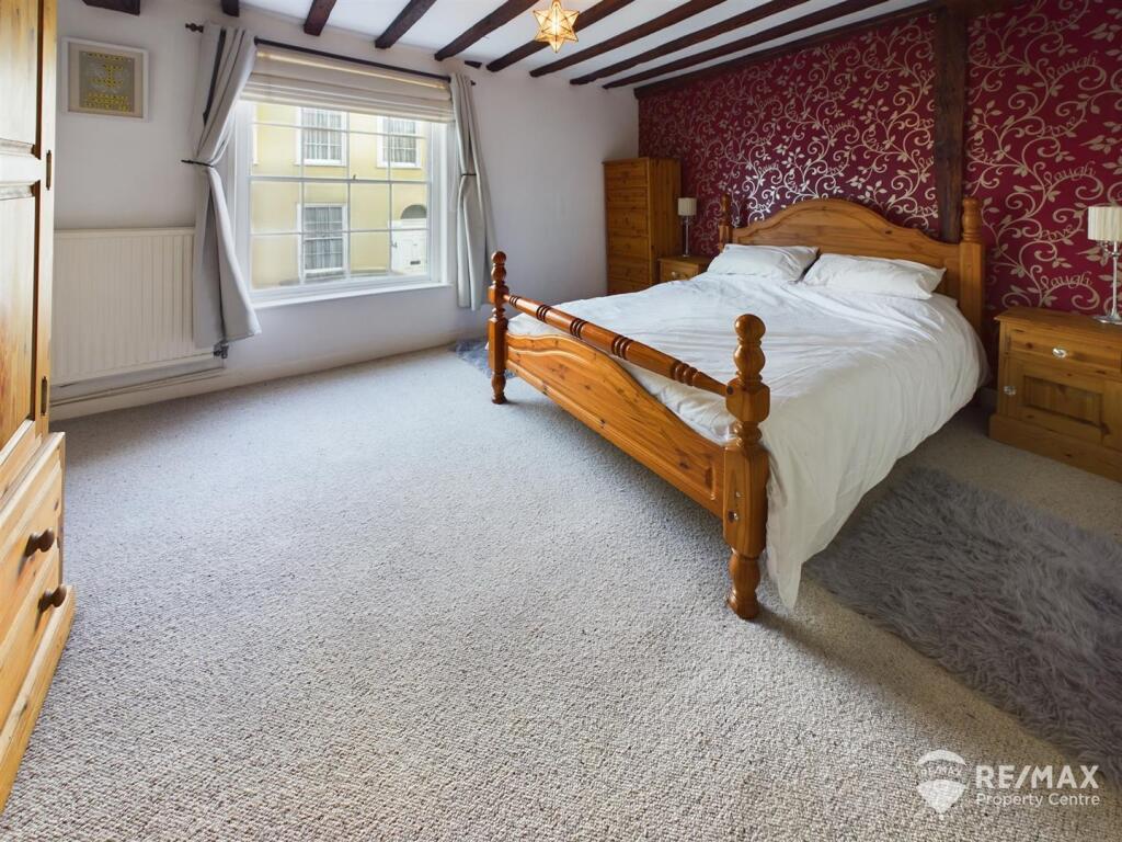 Bedroom 2 (2).jpg