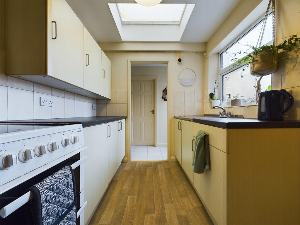 CAM04273G0-PR0086...