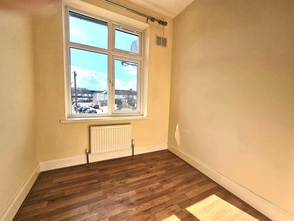 5b7269d6-932c-448...