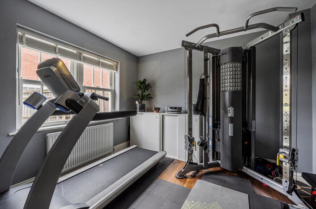 1383590-49-692489...