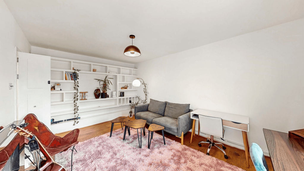 LIVINGROOM ONE