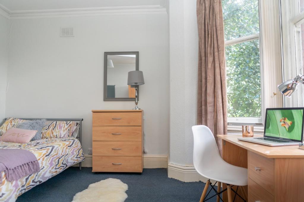 Room 8