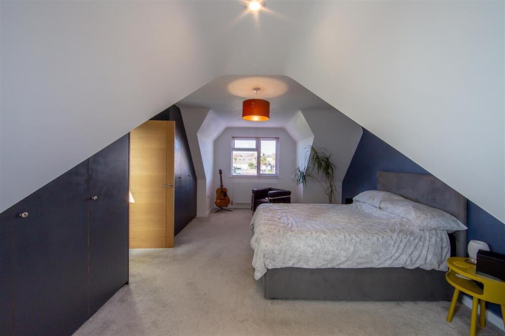 BED 01B.jpg