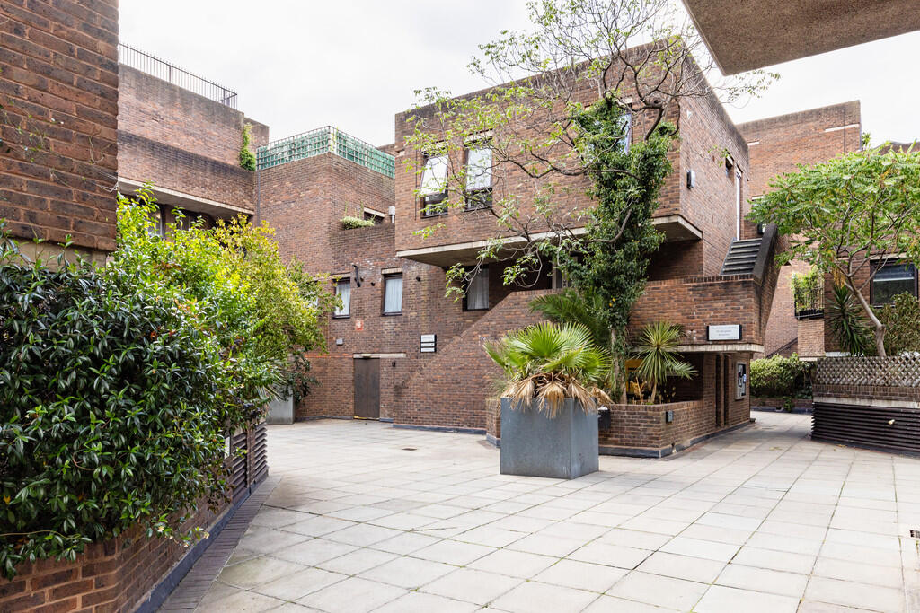 81H Odhams Walk- ...