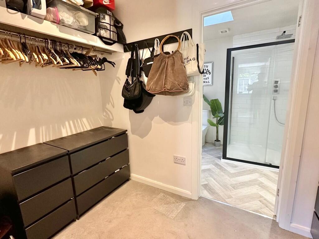 IMG-20251006-WA00...