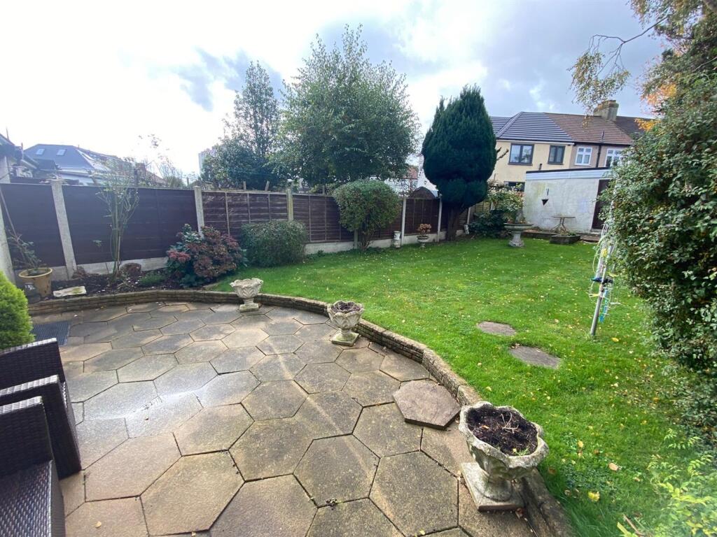 garden 2.jpg