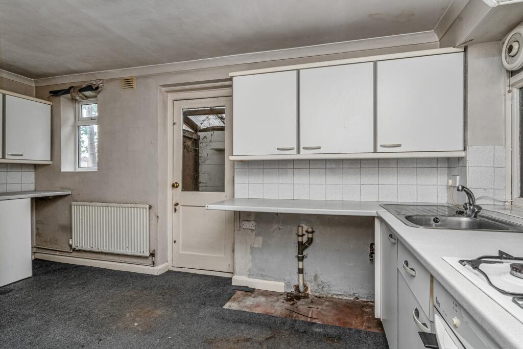 105 Cressingham Road, Reading, Berkshire, RG2 7RY