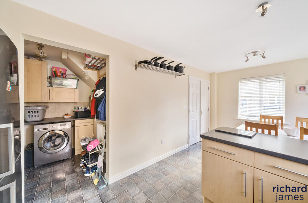 a99f985e-b984-48b...