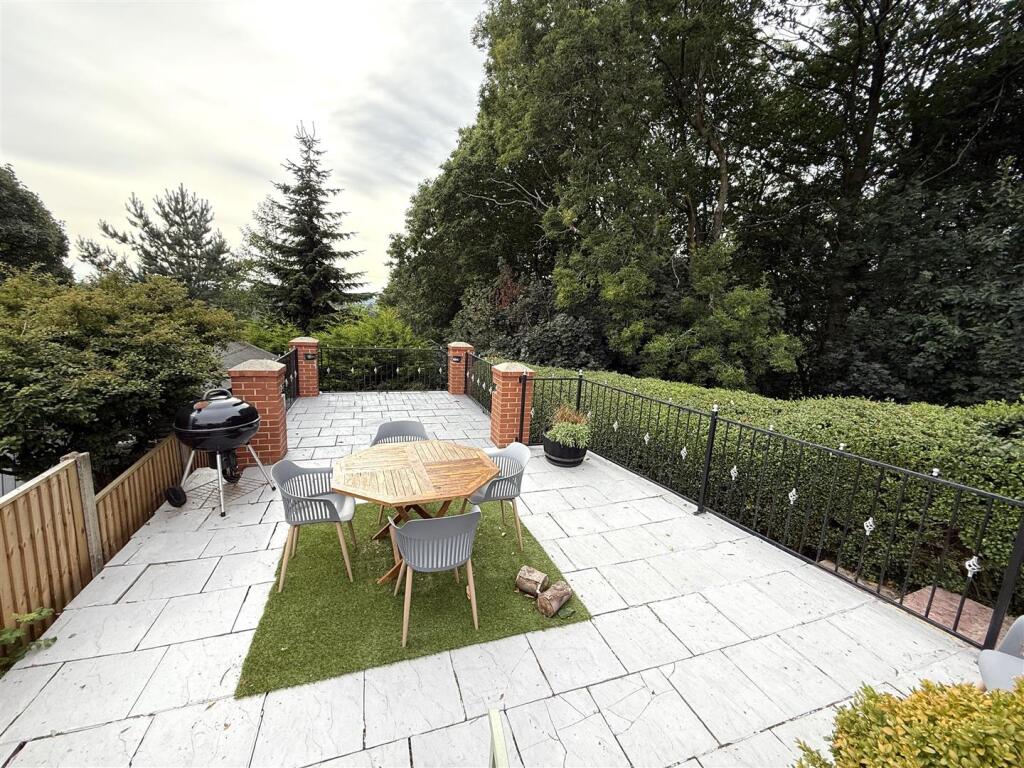 garden lower patios b.jpg