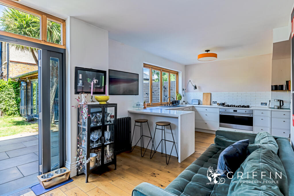 Kitchen &amp; Dining