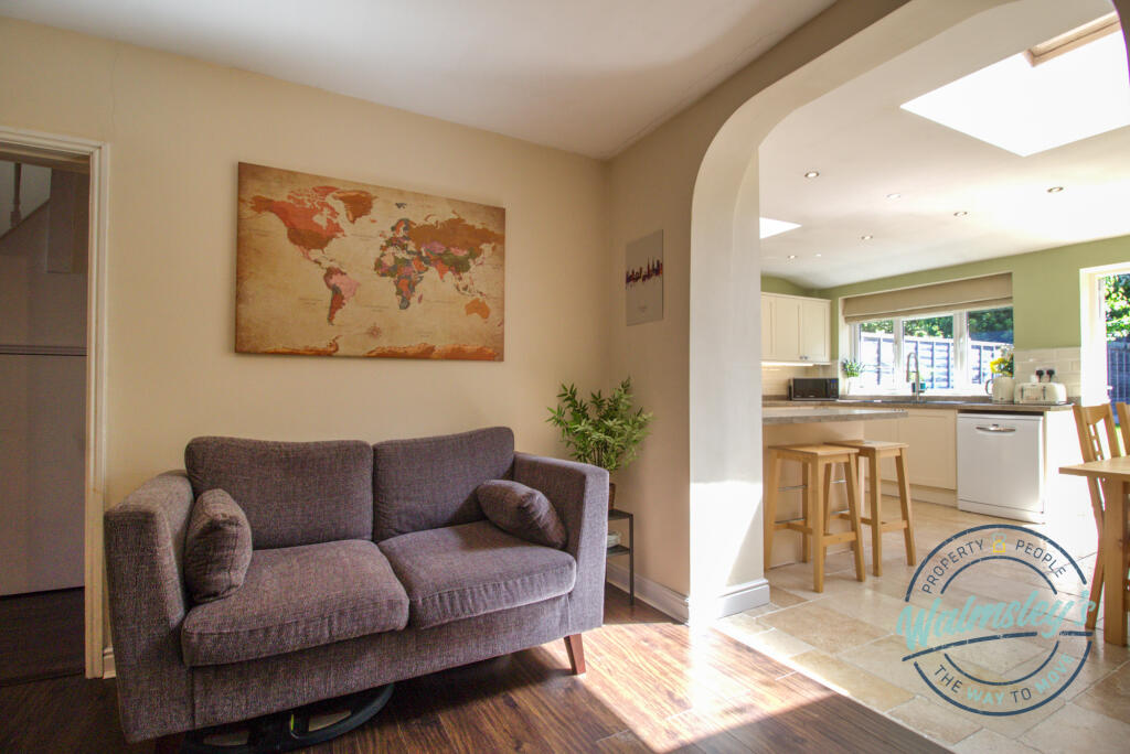 Lounge towards kitchen &amp; dining_