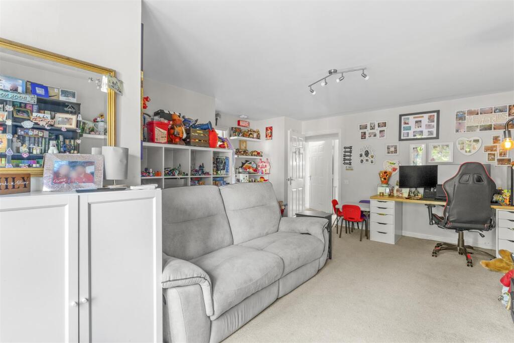 2 Priestley Court, Princes Gate, HP13 7WZ-8.jpg