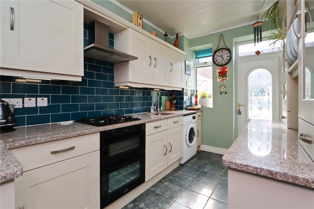 Kitchen Pic 1