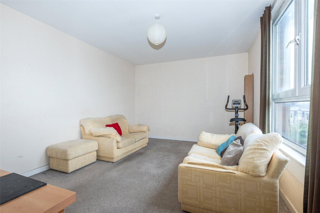 Salisbury Court 8