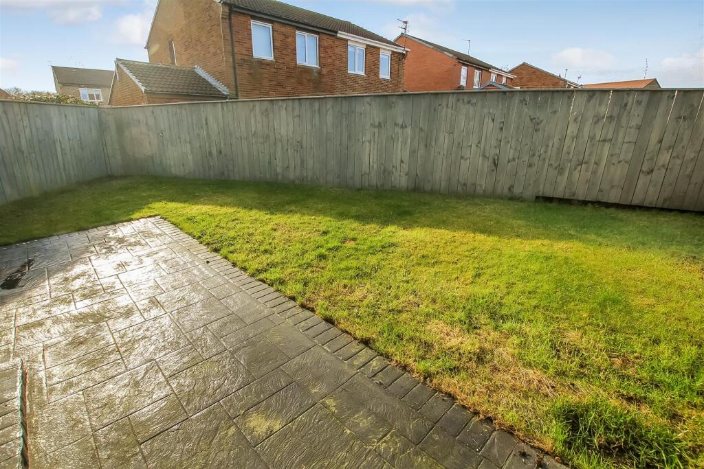 Rear Garden (2).jpg
