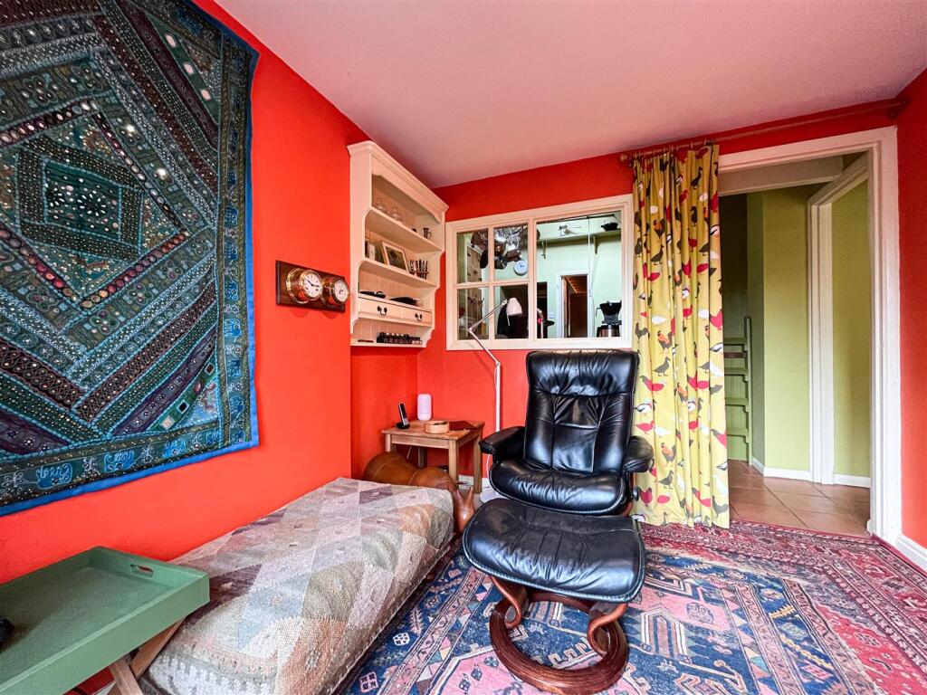bedroom three/study