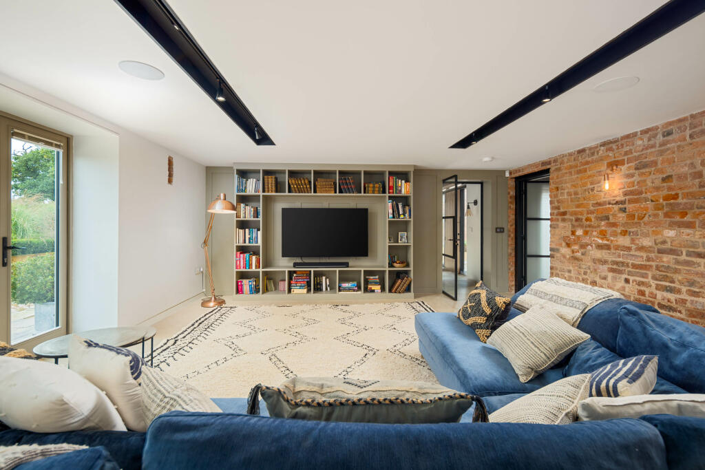 20231011-1129_Maison Haus - Blakeley Stables, Knut