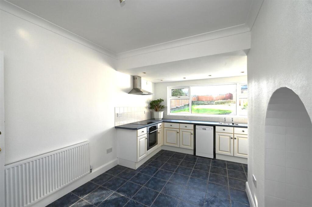 kitchen 2.JPG