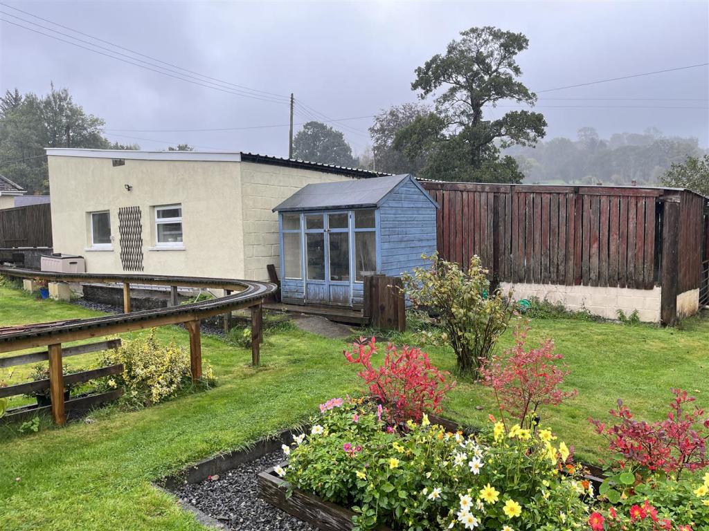 garage rear.JPG