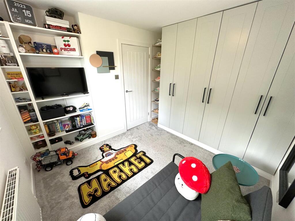 Third Bedroom With Fitted Wardrobes 007