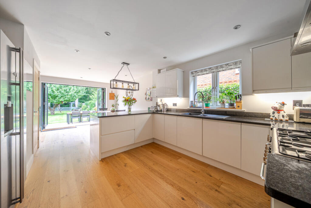 1316803-18-685d34...