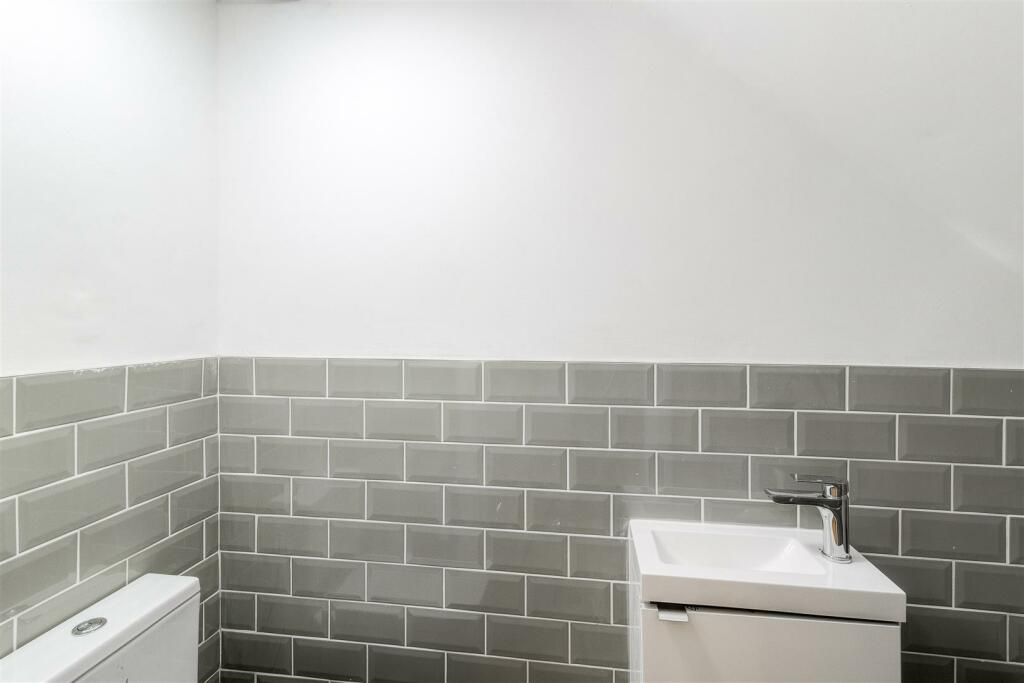 12a Austrey Lane, Newton Regis