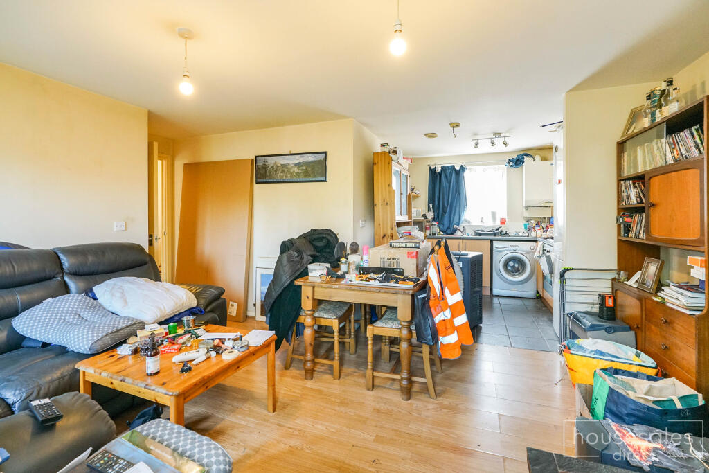 Kitchen/ Lounge