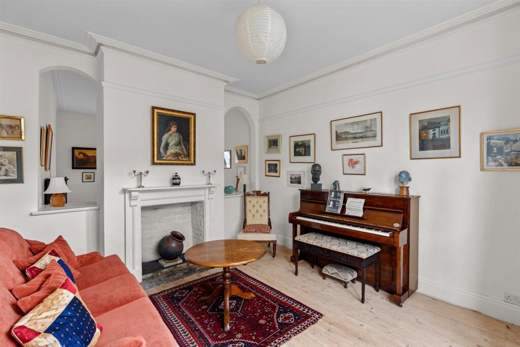 10SandringhamRd-001.jpg