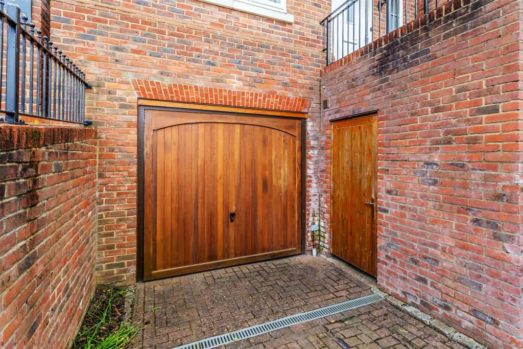 4-Grosvenor-Mews-22.jpg