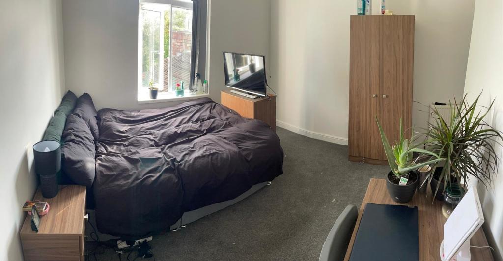 Bedroom 2.3.JPG