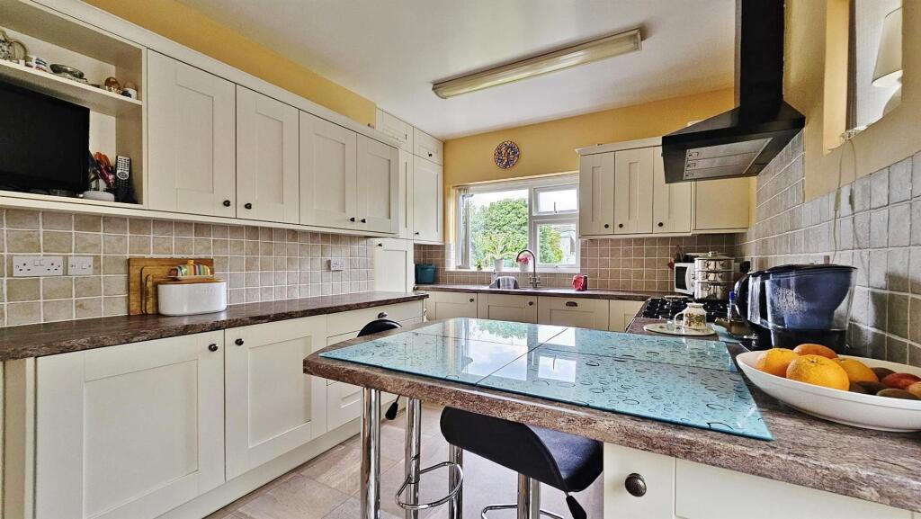 Kitchen/Breakfast Room