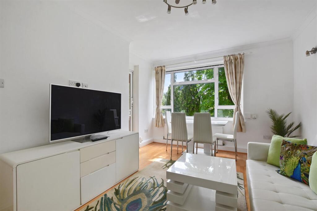 13-e7daGCWT - 37 Sheffield Terrace - Reception 2 -