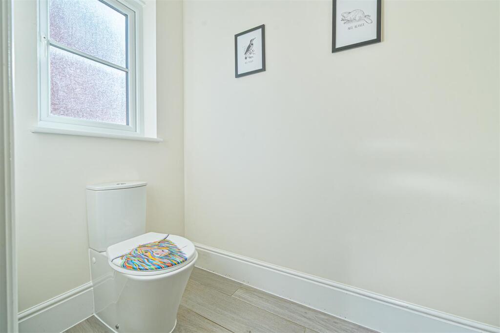 12 Plantation Lane, Towcester (12).jpg