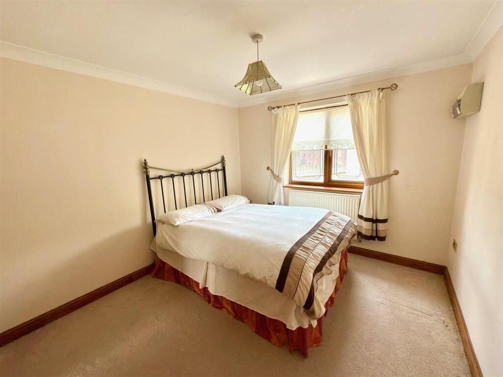 BED 2.jpg