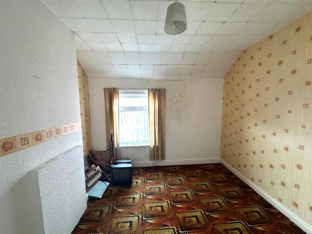 bedroom 2 1.jpg