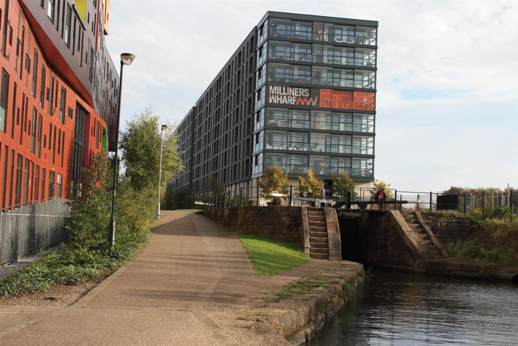 Milliners Wharf 47 Outside 3.JPG